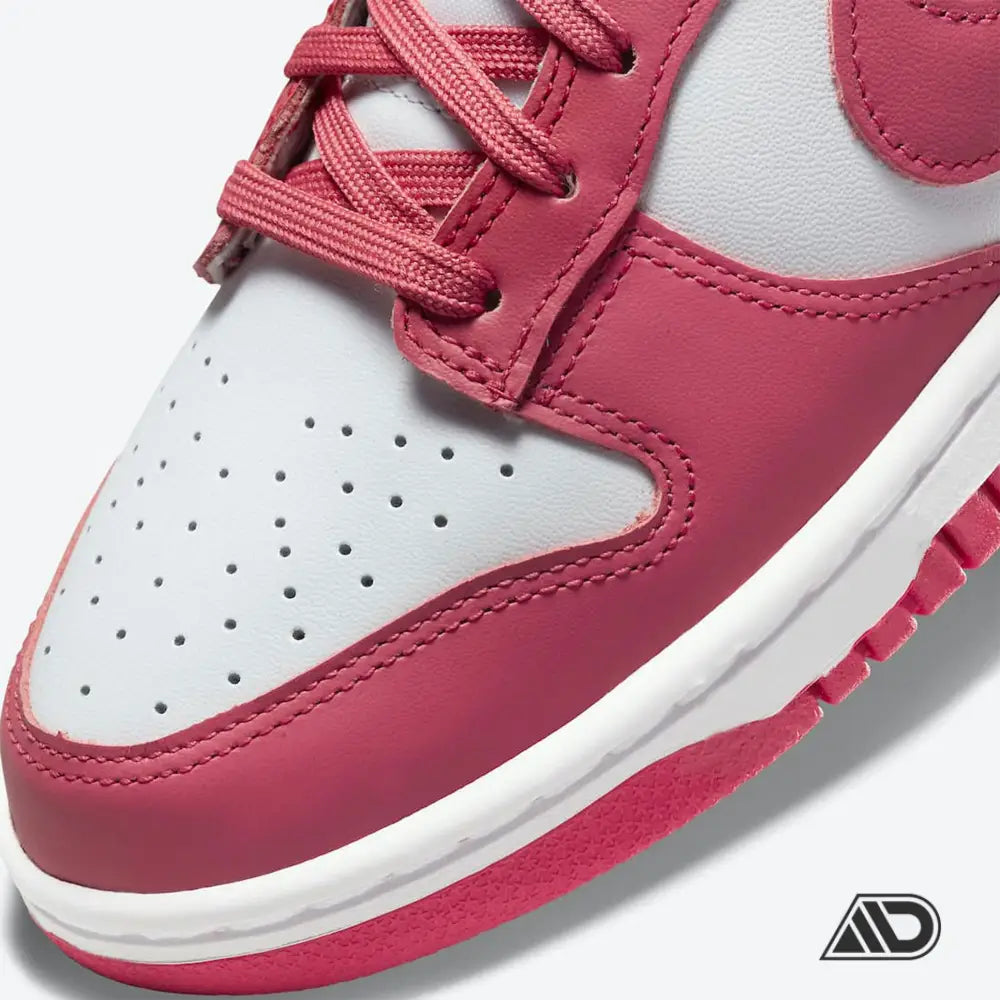 Dunk Low Archeo Pink