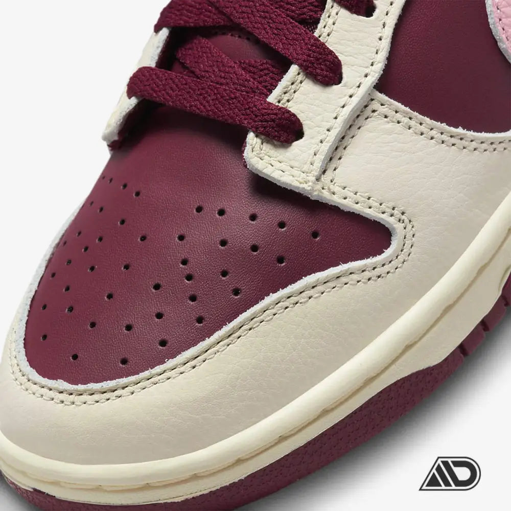 Dunk Low Valentines Day 2023